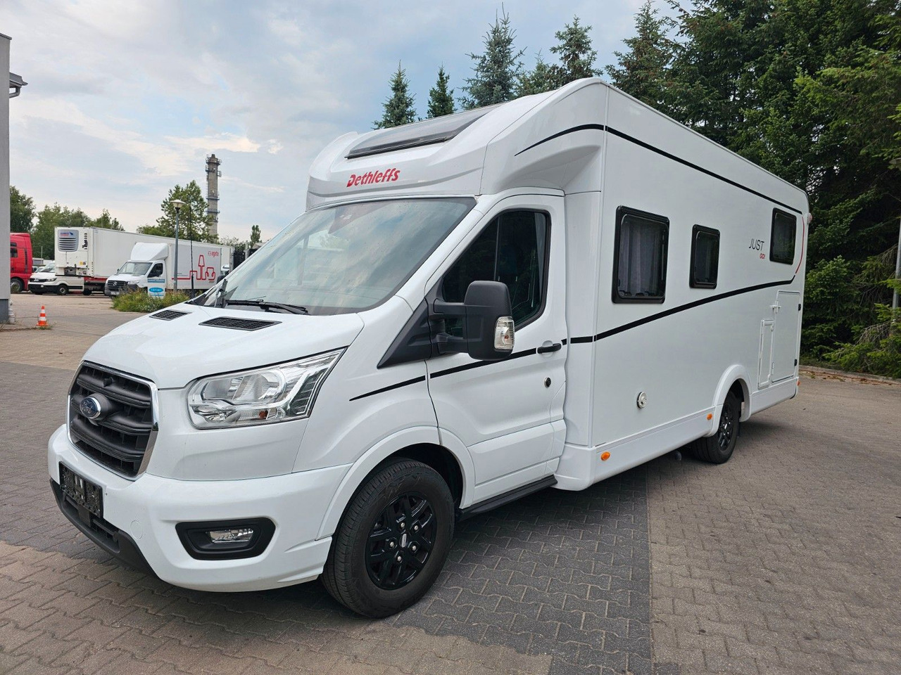 Dethleffs JUST GO T7055 EB Winter 4xBett Elektr.Hubbet - Xe cắm trại bán tích hợp: hình 2 Dethleffs JUST GO T7055 EB Winter 4xBett Elektr.Hubbet - Xe cắm trại bán tích hợp: hình 2