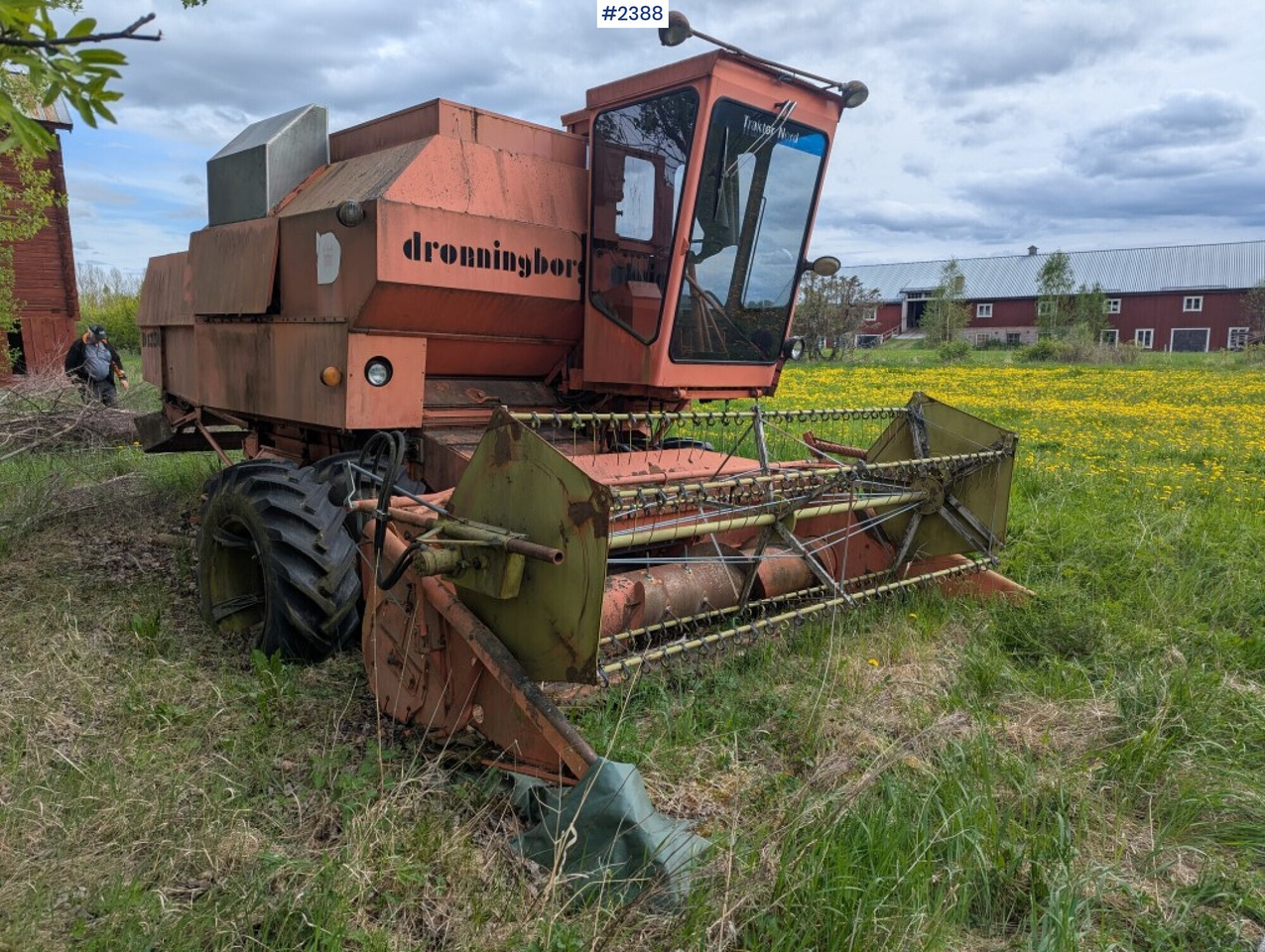 Combine harvester Dronningborg D1250 - Máy gặt đập: hình 1 Combine harvester Dronningborg D1250 - Máy gặt đập: hình 1