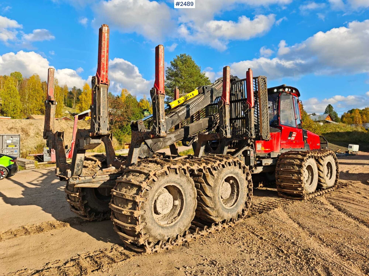 Komatsu 895 Forwarder (VIDEO) - Máy chuyển tiếp: hình 3 Komatsu 895 Forwarder (VIDEO) - Máy chuyển tiếp: hình 3