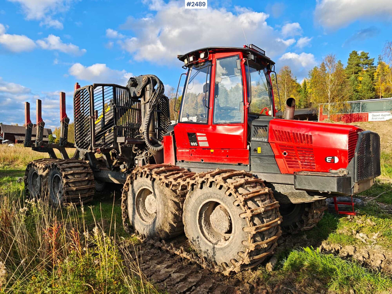 Komatsu 895 Forwarder (VIDEO) - Máy chuyển tiếp: hình 1 Komatsu 895 Forwarder (VIDEO) - Máy chuyển tiếp: hình 1