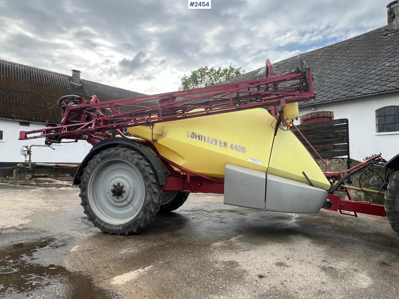 Plant protection sprayer Hardi Commander 4400 24M - Máy xịt: hình 1 Plant protection sprayer Hardi Commander 4400 24M - Máy xịt: hình 1