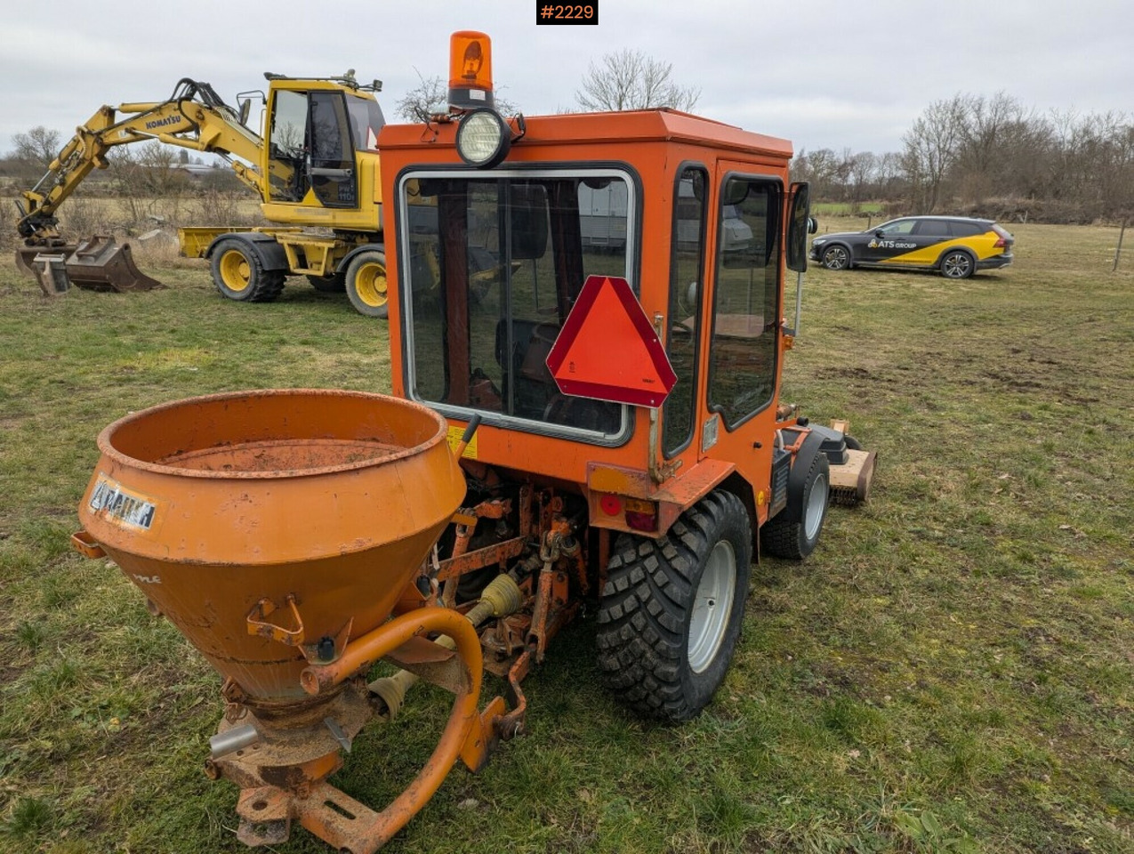 Tractor Holder P60 with multiple implements - Máy cày: hình 2 Tractor Holder P60 with multiple implements - Máy cày: hình 2