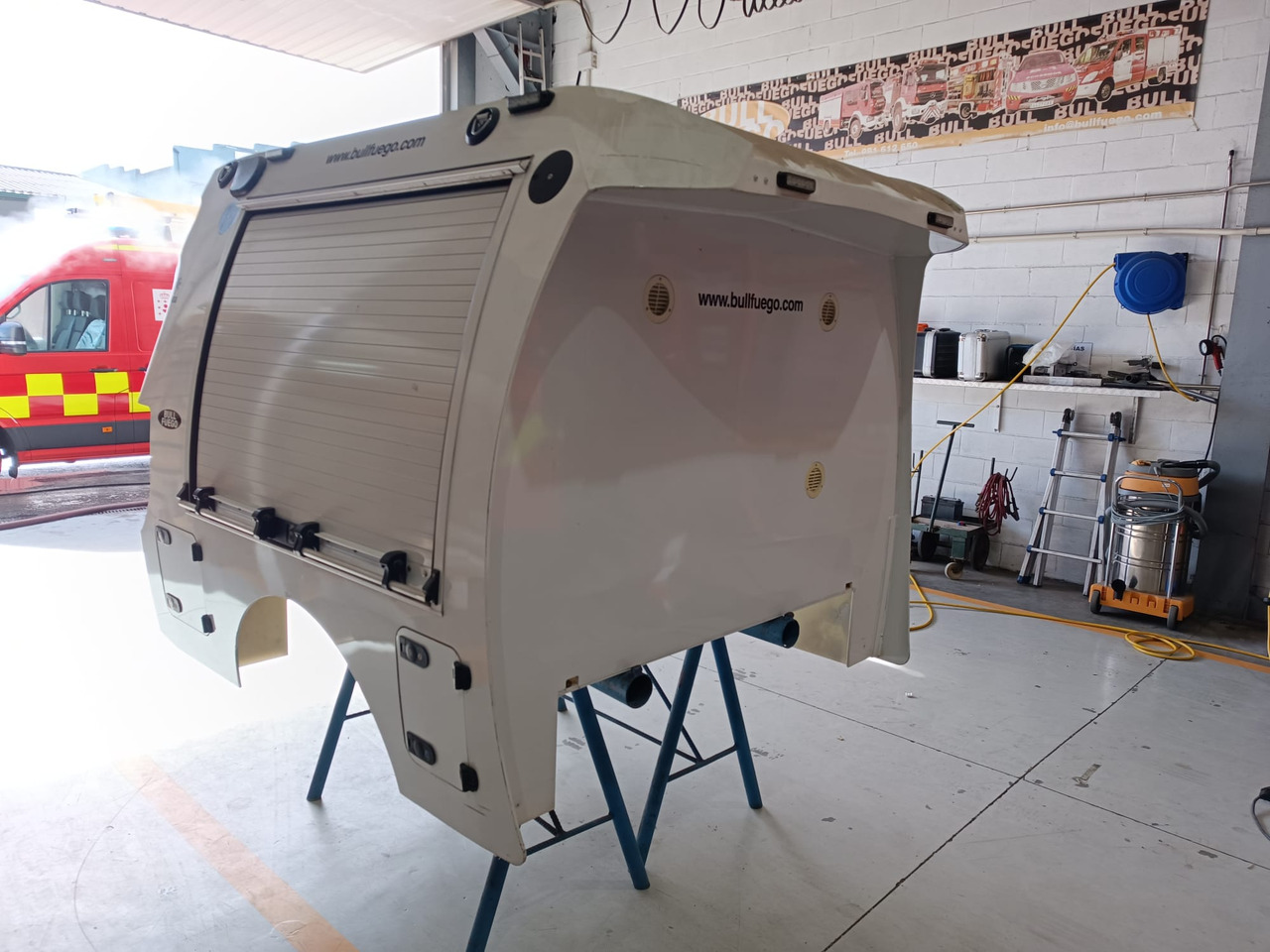 Ford Ranger Pick-up super cab - Hộp hoán đổi thân: hình 2 Ford Ranger Pick-up super cab - Hộp hoán đổi thân: hình 2