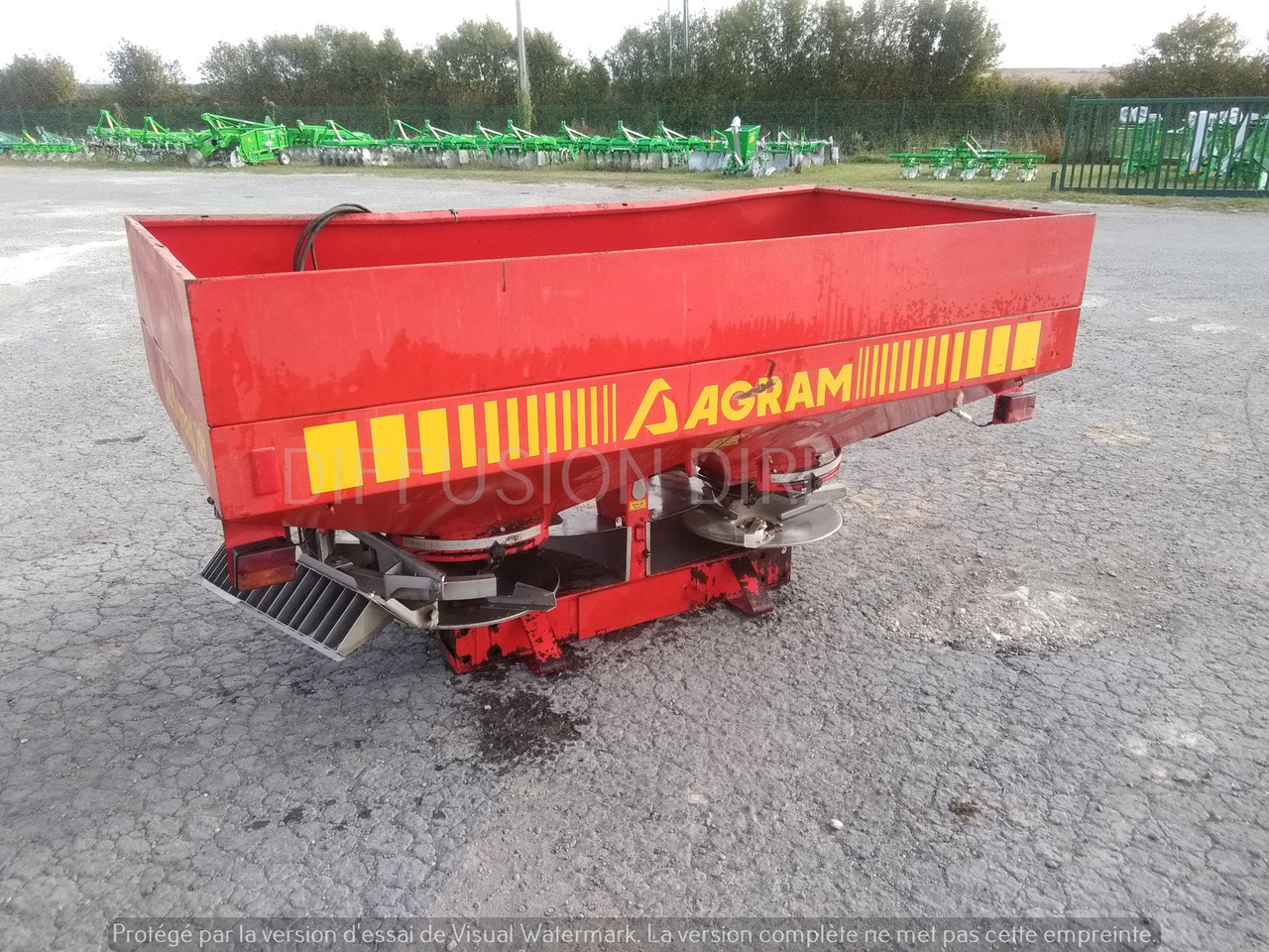 AGRAM DISTRIBUTEUR D'ENGRAIS JET SPREAD 281 - Máy rải phân bón: hình 4 AGRAM DISTRIBUTEUR D'ENGRAIS JET SPREAD 281 - Máy rải phân bón: hình 4