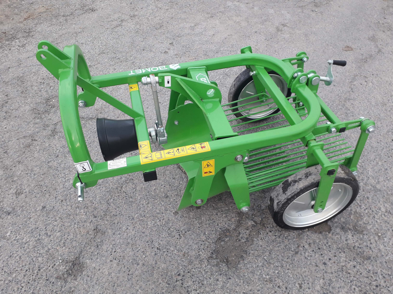 BOMET Arracheuse à Pommes de Terre 1 rang URSA - Máy thu hoạch khoai tây: hình 1 BOMET Arracheuse à Pommes de Terre 1 rang URSA - Máy thu hoạch khoai tây: hình 1