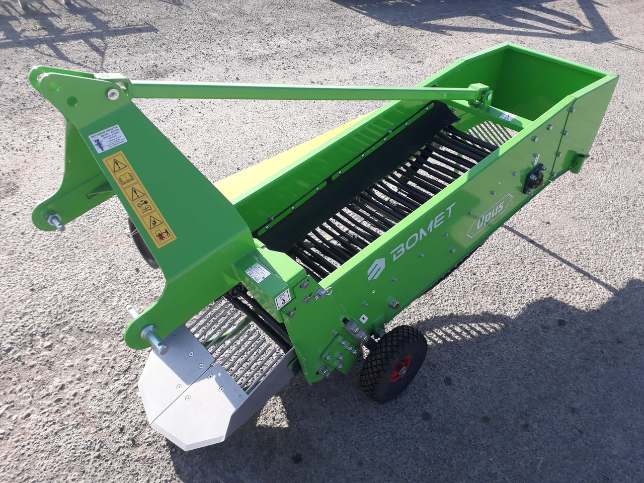BOMET Arracheuse à Pommes de Terre UPUS - Máy thu hoạch khoai tây: hình 1 BOMET Arracheuse à Pommes de Terre UPUS - Máy thu hoạch khoai tây: hình 1