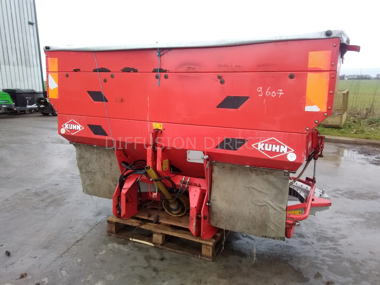 KUHN DISTRIBUTEUR D'ENGRAIS MDS 1141 - Máy rải phân bón: hình 2 KUHN DISTRIBUTEUR D'ENGRAIS MDS 1141 - Máy rải phân bón: hình 2