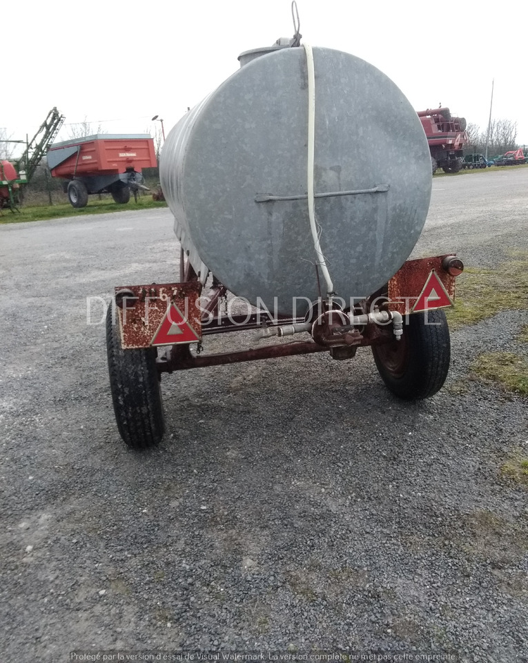TONNE A EAU 1500 - Rơ moóc bồn: hình 3 TONNE A EAU 1500 - Rơ moóc bồn: hình 3