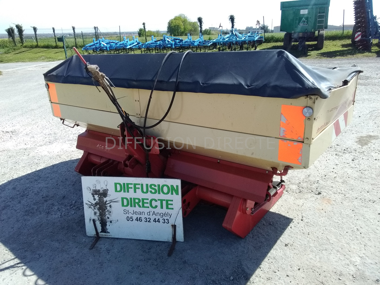 VICON DISTRIBUTEUR D'ENGRAIS GREENLAND - Máy rải phân bón: hình 1 VICON DISTRIBUTEUR D'ENGRAIS GREENLAND - Máy rải phân bón: hình 1