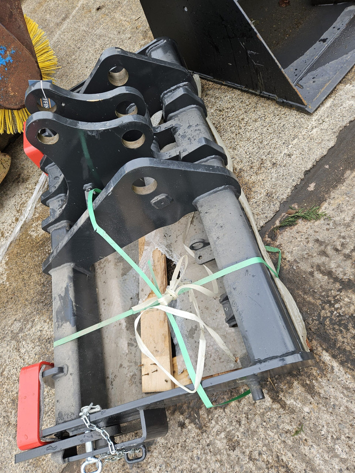 JCB Headstock carriage for Bobcat/MF Handler - Đính kèm cho Xe nhấc hình viễn vọng kính: hình 1 JCB Headstock carriage for Bobcat/MF Handler - Đính kèm cho Xe nhấc hình viễn vọng kính: hình 1