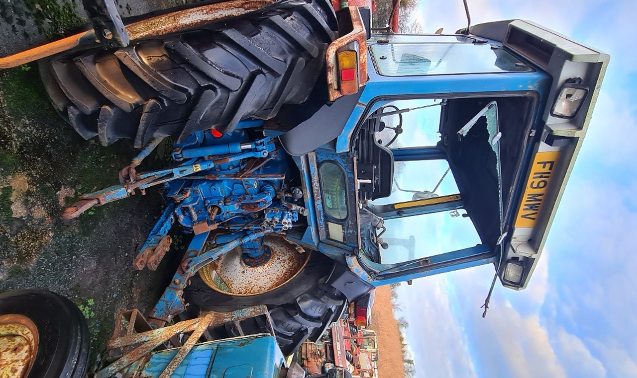 Ford 7810 4×4 Tractor - Máy cày: hình 3 Ford 7810 4×4 Tractor - Máy cày: hình 3