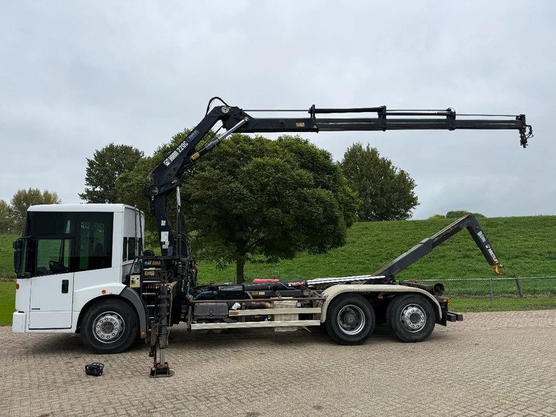 Mercedes-Benz Econic Hiab 220-Hooklift-6x2-Remote - Xe cẩu tự hành: hình 2 Mercedes-Benz Econic Hiab 220-Hooklift-6x2-Remote - Xe cẩu tự hành: hình 2