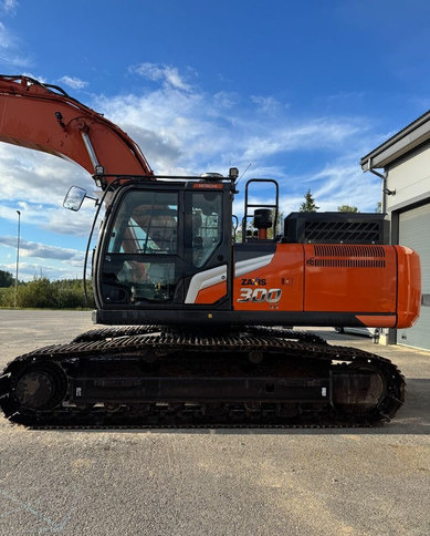 HitachiZX300LC-7 + Engcon - Máy xúc bánh xích: hình 1 HitachiZX300LC-7 + Engcon - Máy xúc bánh xích: hình 1