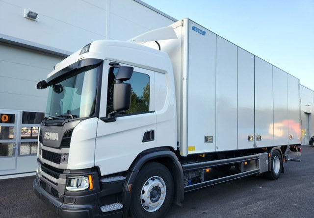 Scania P280 4x2 Kylkiaukeava kori - Xe tải hộp: hình 1 Scania P280 4x2 Kylkiaukeava kori - Xe tải hộp: hình 1
