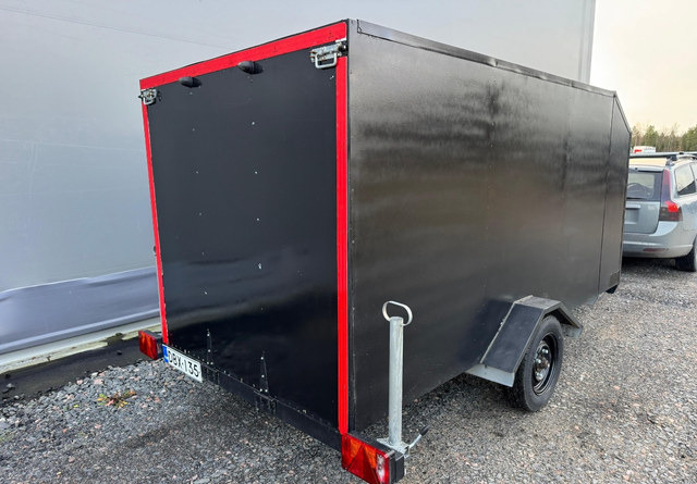 Umpiperäkärry - Rơ moóc xe hơi: hình 5 Umpiperäkärry - Rơ moóc xe hơi: hình 5