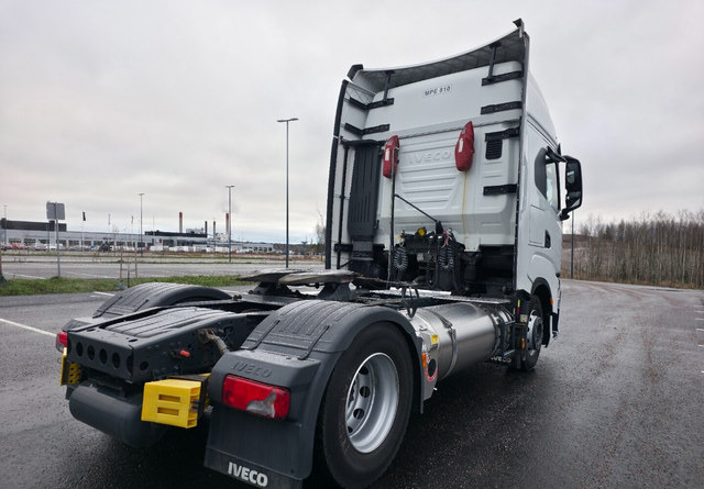 IvecoS-Way 460 4x2 LNG / LBG - Xe đầu kéo: hình 4 IvecoS-Way 460 4x2 LNG / LBG - Xe đầu kéo: hình 4