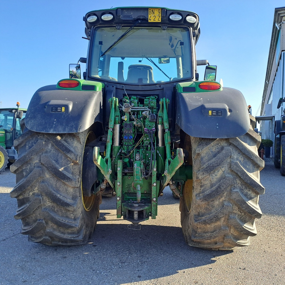 JOHN DEERE 6215R - Máy cày: hình 4 JOHN DEERE 6215R - Máy cày: hình 4