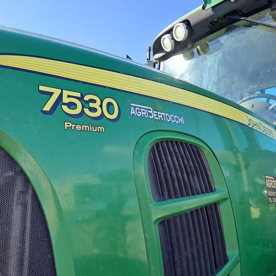 JOHN DEERE 7530 PREMIUM - Máy cày: hình 4 JOHN DEERE 7530 PREMIUM - Máy cày: hình 4