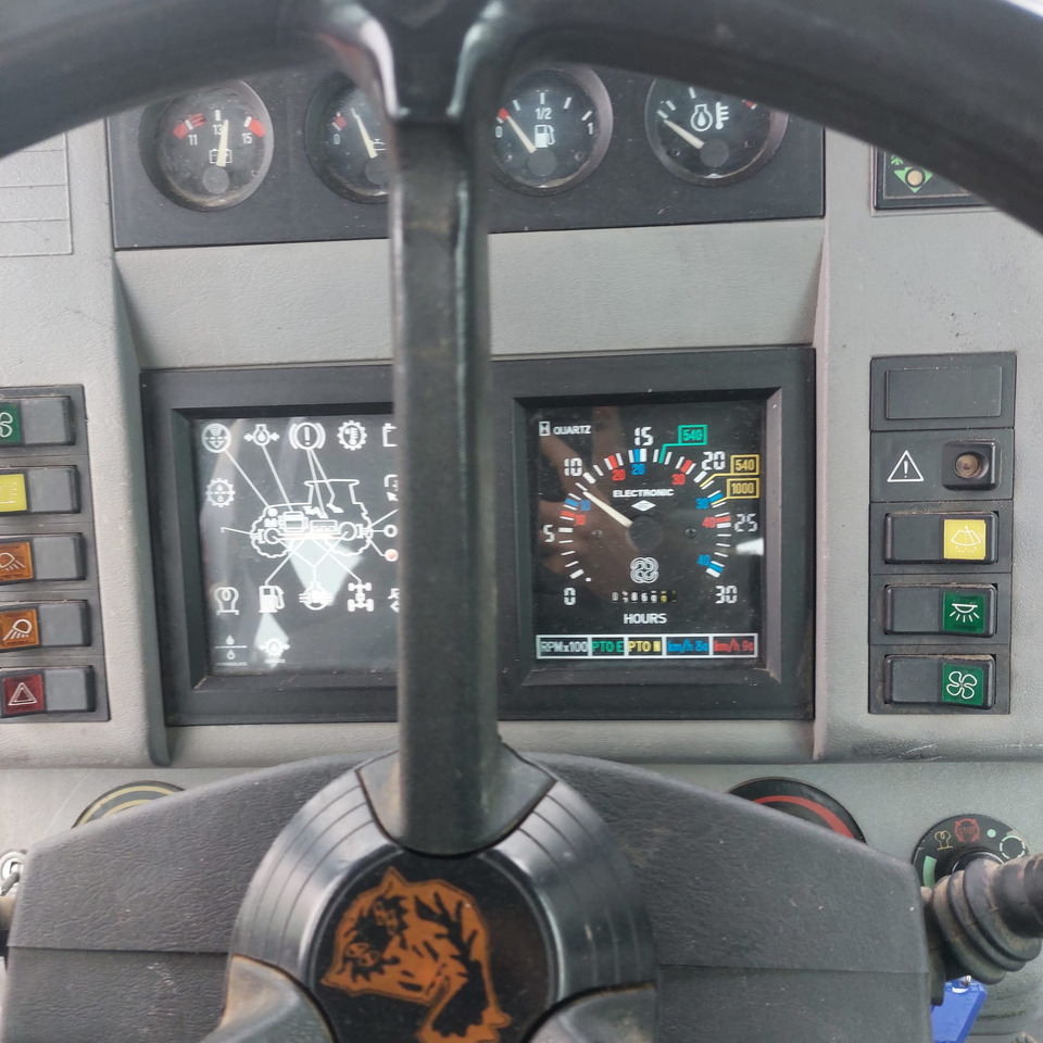 SAME TITAN 145 - Máy cày: hình 2 SAME TITAN 145 - Máy cày: hình 2