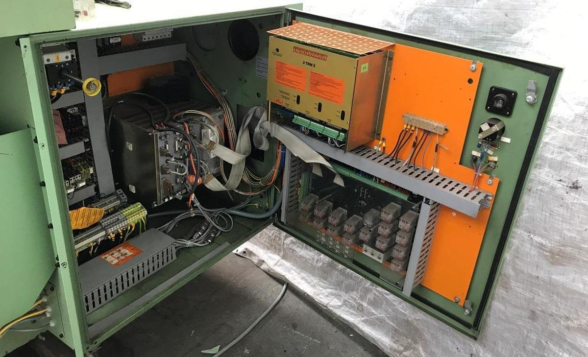 CNC-Fräsmaschine MAHO - Máy phay kim loại: hình 4 CNC-Fräsmaschine MAHO - Máy phay kim loại: hình 4