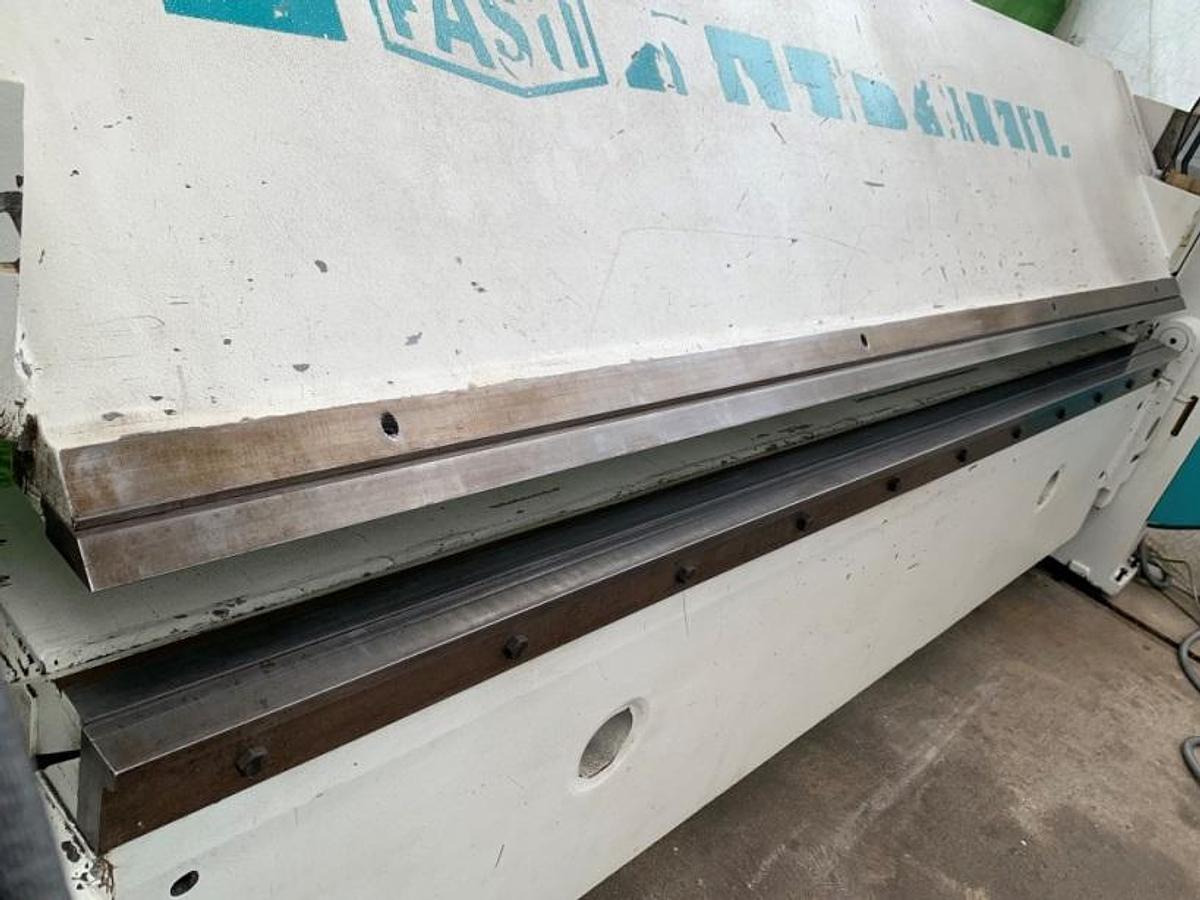 Schwenkbiegemaschine FASTI - Máy gia công kim loại: hình 3 Schwenkbiegemaschine FASTI - Máy gia công kim loại: hình 3