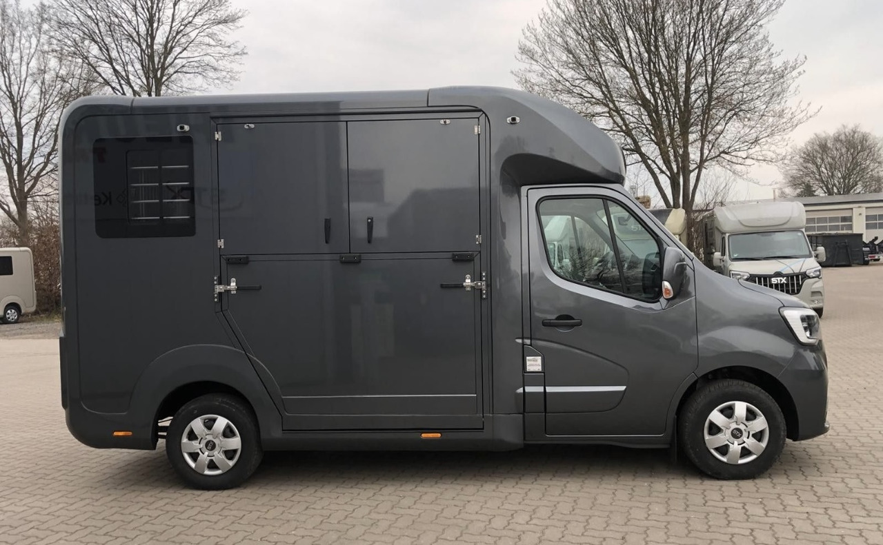 RENAULT Master - Xe tải chở ngựa: hình 1 RENAULT Master - Xe tải chở ngựa: hình 1