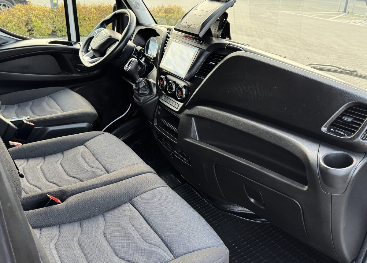 Iveco Daily L4H3 3.0 180KM Hi-matic LED KAMERA Bezwypadkowy Salon PL FV23 - Xe van chở hàng: hình 5 Iveco Daily L4H3 3.0 180KM Hi-matic LED KAMERA Bezwypadkowy Salon PL FV23 - Xe van chở hàng: hình 5