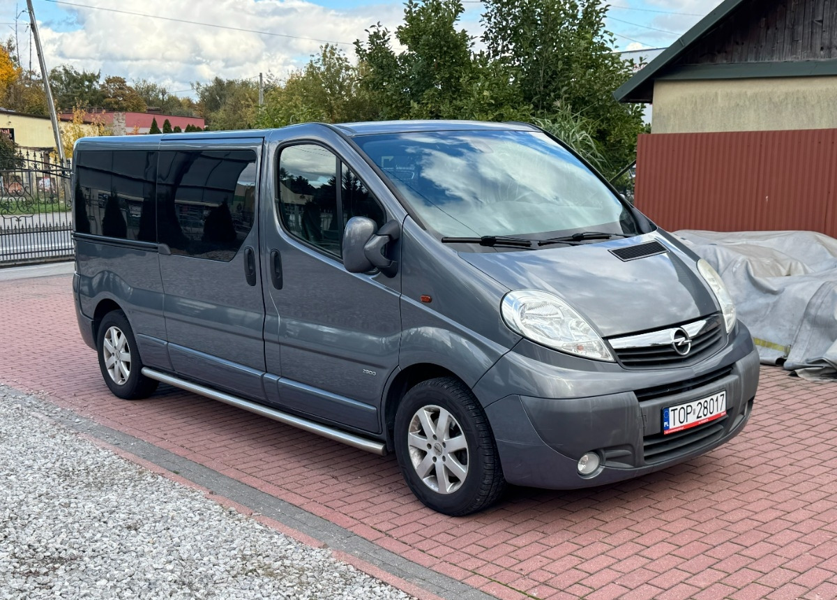 Opel Vivaro LONG 2.5 150KM Brygadówka Brygada Bezwypadkowy Super Stan FV23 - Xe tải van: hình 1 Opel Vivaro LONG 2.5 150KM Brygadówka Brygada Bezwypadkowy Super Stan FV23 - Xe tải van: hình 1