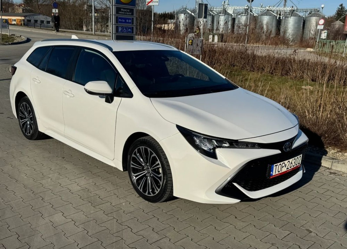 Toyota Corolla 1.8 Hybrid Active Niski przebieg LED FV23 W SUPER STANIE - Xe wagon: hình 1 Toyota Corolla 1.8 Hybrid Active Niski przebieg LED FV23 W SUPER STANIE - Xe wagon: hình 1