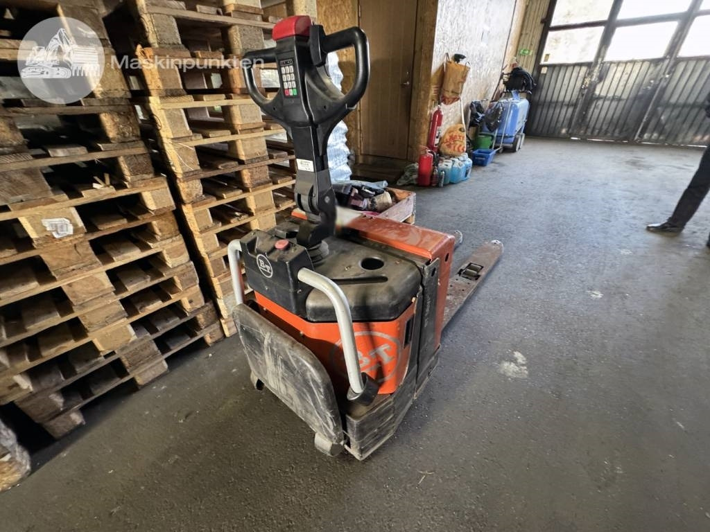 BT LPE 200 - Xe tải nâng pallet: hình 3 BT LPE 200 - Xe tải nâng pallet: hình 3