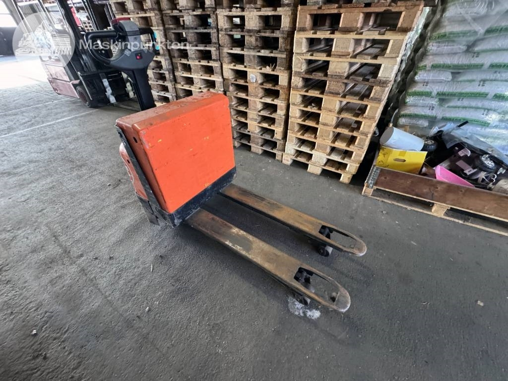 BT LWE 180 - Xe tải nâng pallet: hình 1 BT LWE 180 - Xe tải nâng pallet: hình 1