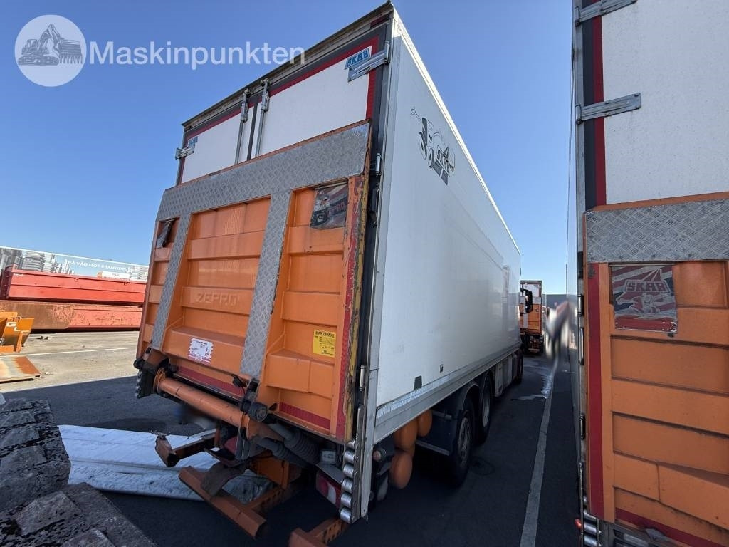 Mercedes-Benz Actros 2551 - Xe tải đông lạnh: hình 4 Mercedes-Benz Actros 2551 - Xe tải đông lạnh: hình 4