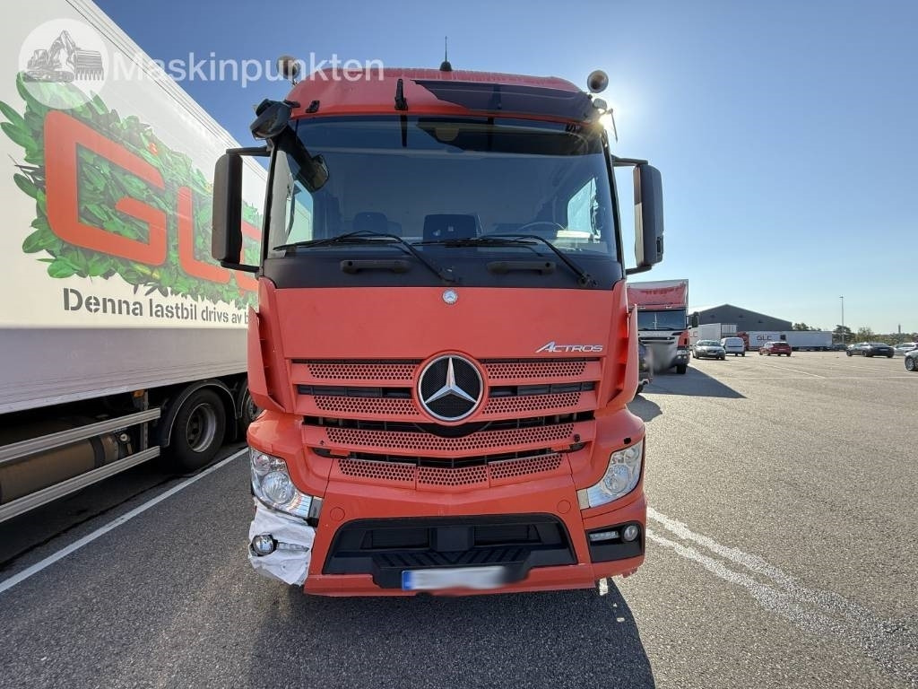 Mercedes-Benz Actros 2551 - Xe tải đông lạnh: hình 2 Mercedes-Benz Actros 2551 - Xe tải đông lạnh: hình 2
