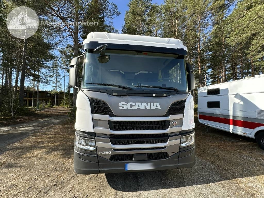 Scania P 250 - Xe tải hộp: hình 2 Scania P 250 - Xe tải hộp: hình 2