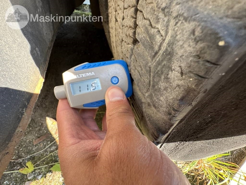 Xe tải chở rác Scania P 94 D: hình 12 Xe tải chở rác Scania P 94 D: hình 12