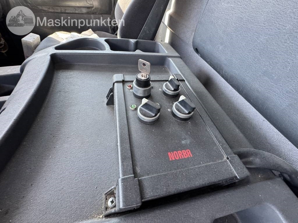 Xe tải chở rác Scania P 94 D: hình 31 Xe tải chở rác Scania P 94 D: hình 31