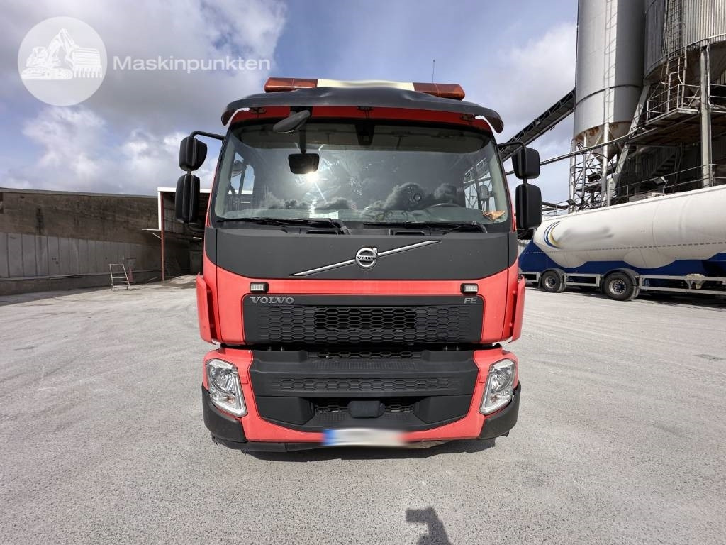 Volvo FE 320 - Xe trộn bê tông: hình 4 Volvo FE 320 - Xe trộn bê tông: hình 4