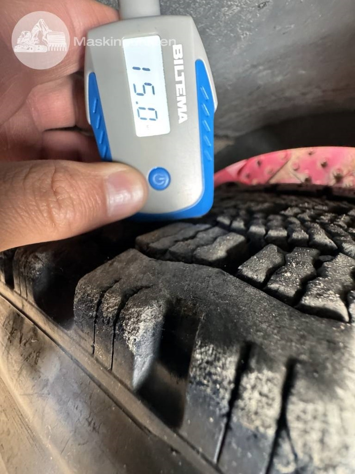 Xe tải nâng móc Volvo FH 16 550: hình 26