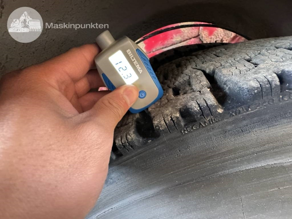 Xe tải nâng móc Volvo FH 16 550: hình 14