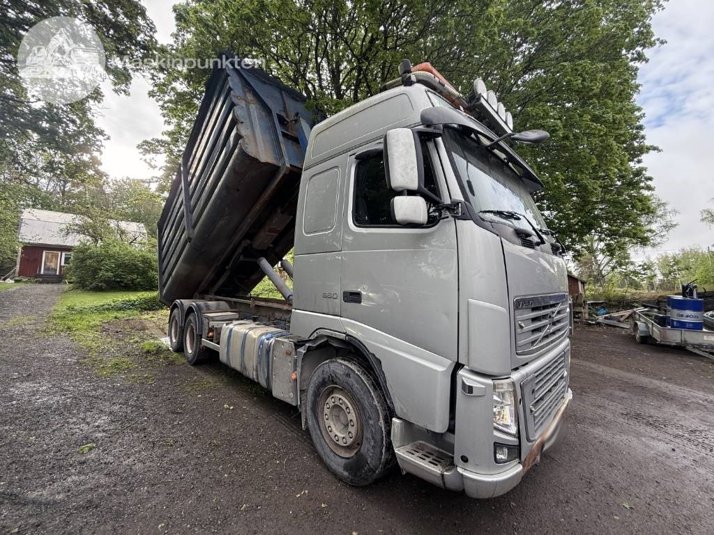 Volvo FH 16 660 - Xe tải nâng móc: hình 1 Volvo FH 16 660 - Xe tải nâng móc: hình 1