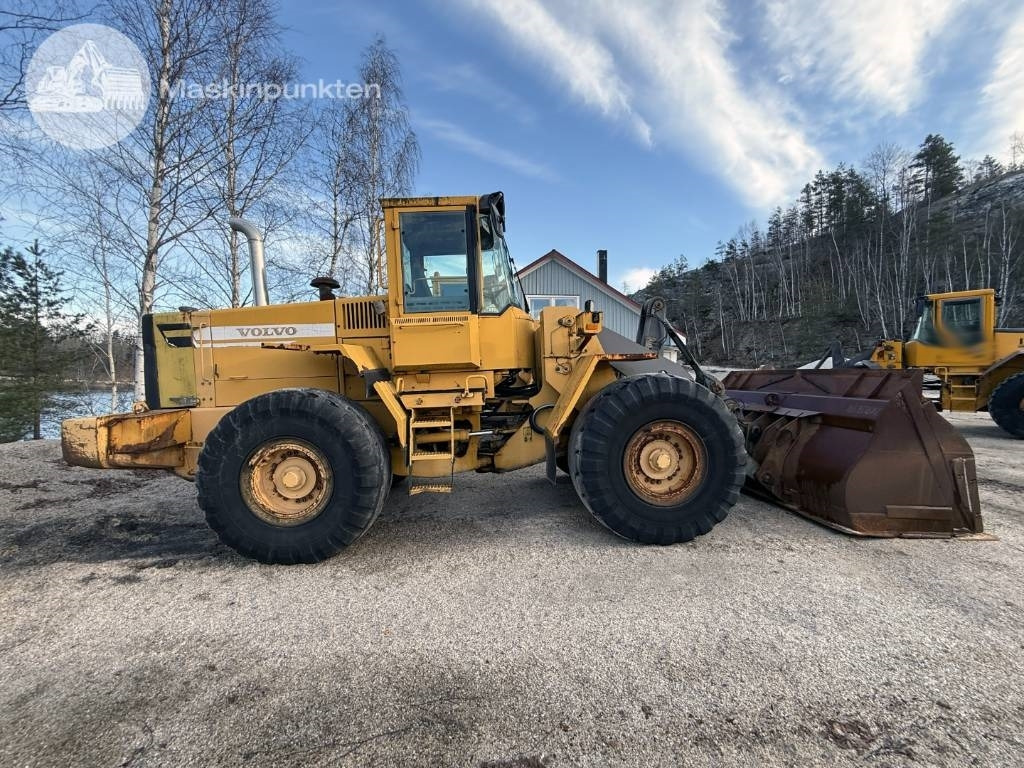 Volvo L 120 C - Máy xúc lật bánh lốp: hình 2 Volvo L 120 C - Máy xúc lật bánh lốp: hình 2