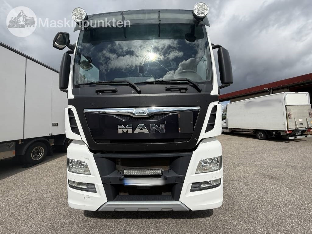 MAN TGX 25.560 - Xe đầu kéo: hình 2 MAN TGX 25.560 - Xe đầu kéo: hình 2