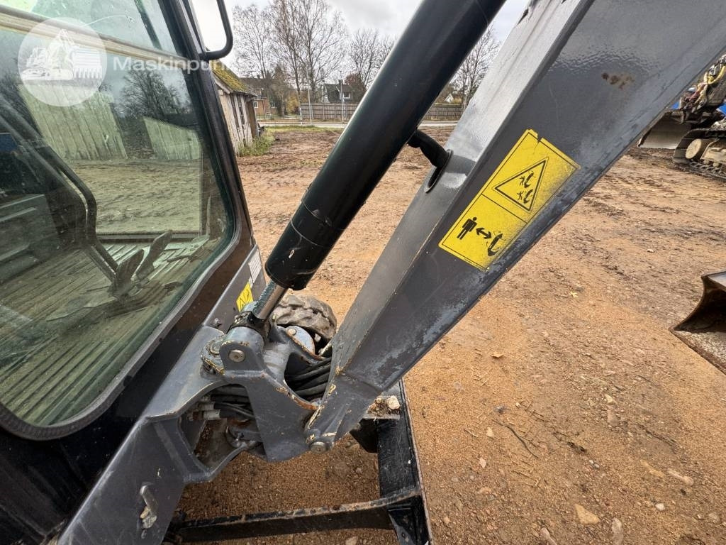 Máy xúc mini Yanmar TC 22: hình 15