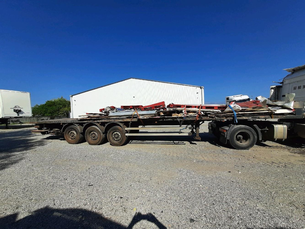 FRUEHAUF 3 ESSIEUX R580 - Sơ mi rơ moóc thùng lửng/ Phẳng: hình 3 FRUEHAUF 3 ESSIEUX R580 - Sơ mi rơ moóc thùng lửng/ Phẳng: hình 3