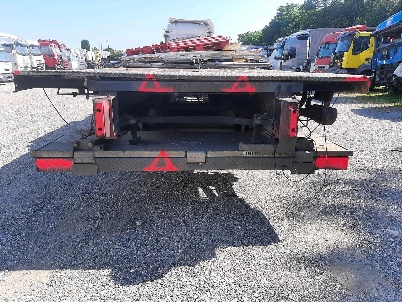 FRUEHAUF 3 ESSIEUX R580 - Sơ mi rơ moóc thùng lửng/ Phẳng: hình 5 FRUEHAUF 3 ESSIEUX R580 - Sơ mi rơ moóc thùng lửng/ Phẳng: hình 5