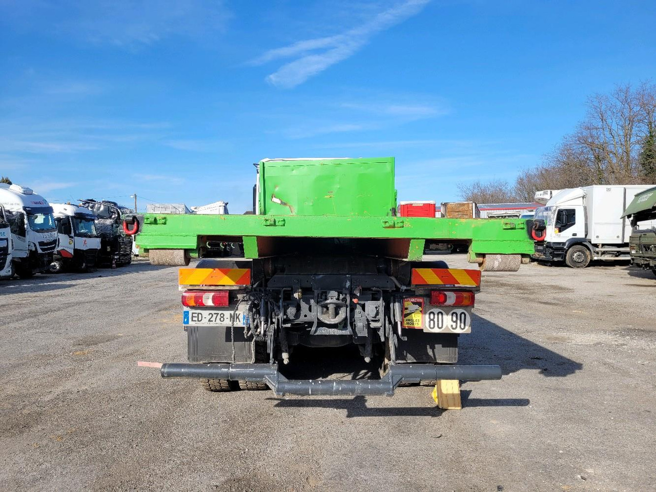 MERCEDES AROCS 2640 6X4 - Xe tải thùng lửng/ Phẳng: hình 5 MERCEDES AROCS 2640 6X4 - Xe tải thùng lửng/ Phẳng: hình 5
