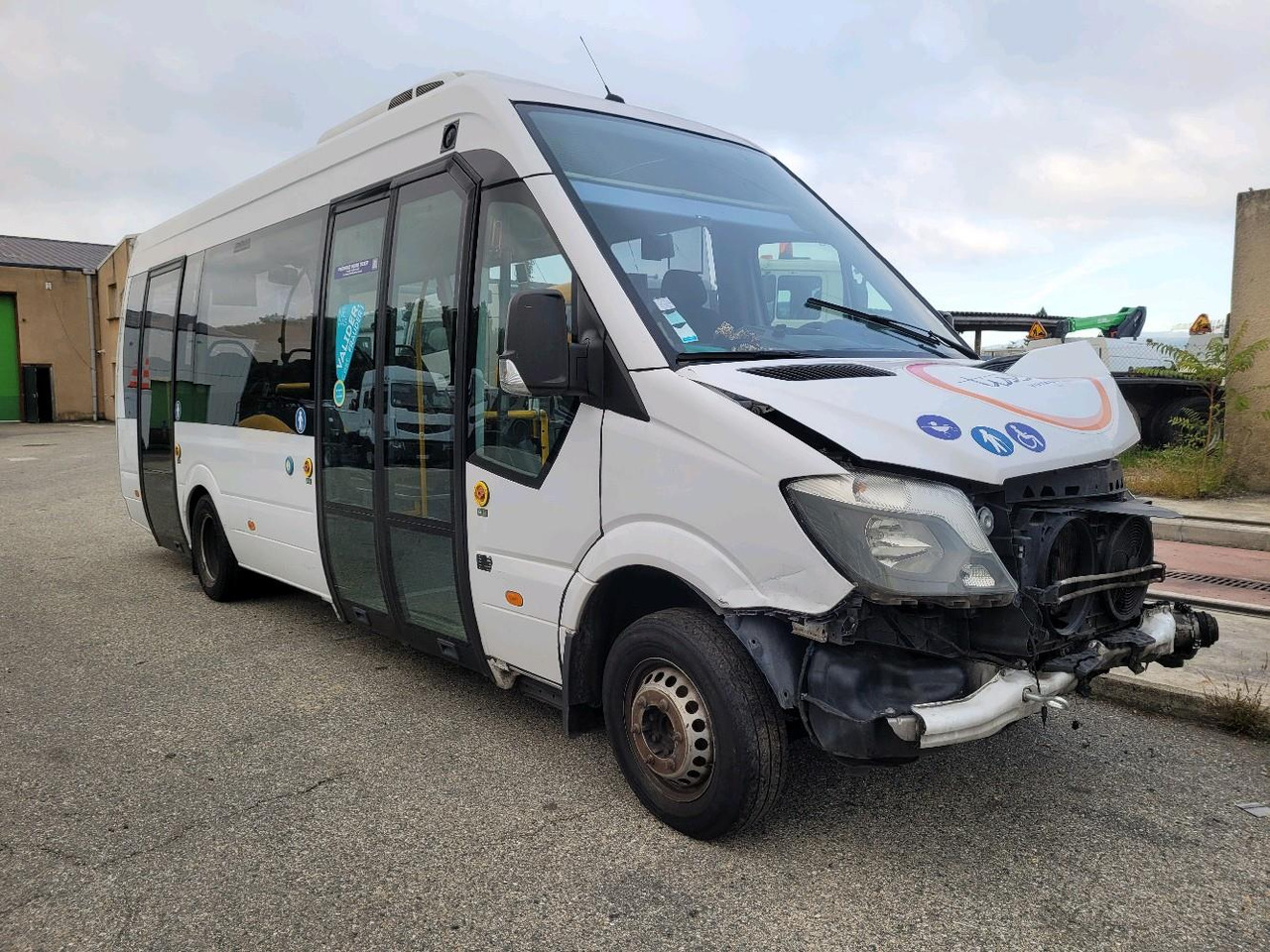 MERCEDES SPRINTER II CHASSIS 5.0T 516 C - Xe bus mini, Xe van chở khách: hình 1 MERCEDES SPRINTER II CHASSIS 5.0T 516 C - Xe bus mini, Xe van chở khách: hình 1