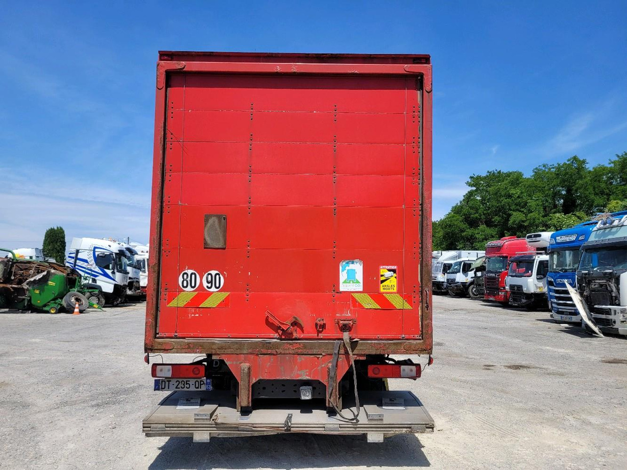 RENAULT D19 WIDE - Xe tải hộp: hình 5 RENAULT D19 WIDE - Xe tải hộp: hình 5
