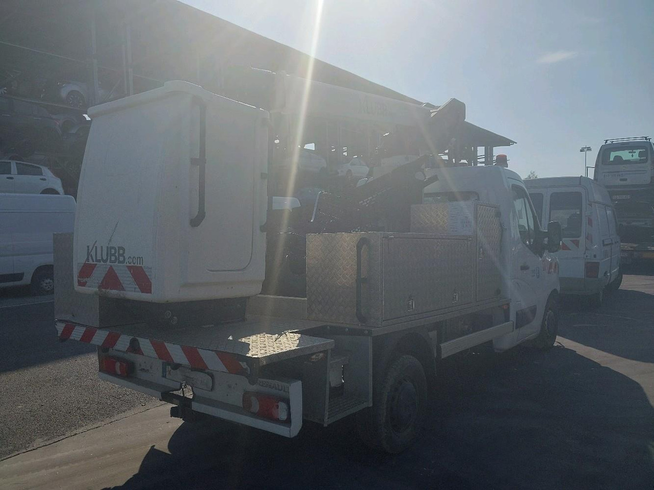 RENAULT MASTER 2.3 DCI 145 NACELLE - Nền bục trên không gắn trên xe tải: hình 4 RENAULT MASTER 2.3 DCI 145 NACELLE - Nền bục trên không gắn trên xe tải: hình 4