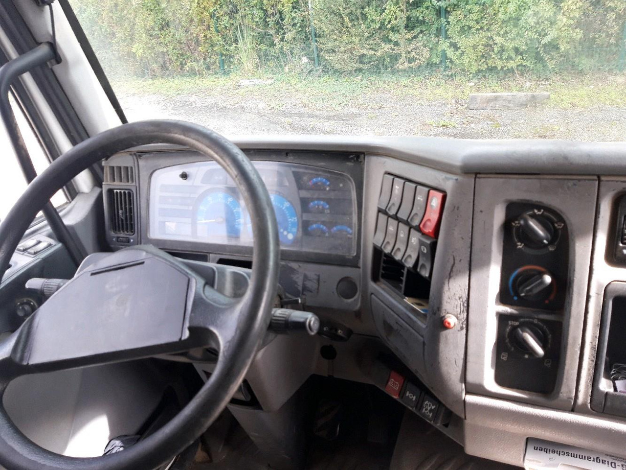 Xe bồn RENAULT MIDLUM CITERNE 7500: hình 11